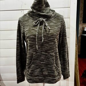 Loveappella turtle neck cowl neck sweater army green/cream womens size Med